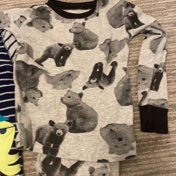 Carter’s Size 3T jammies - Picture 4 of 4